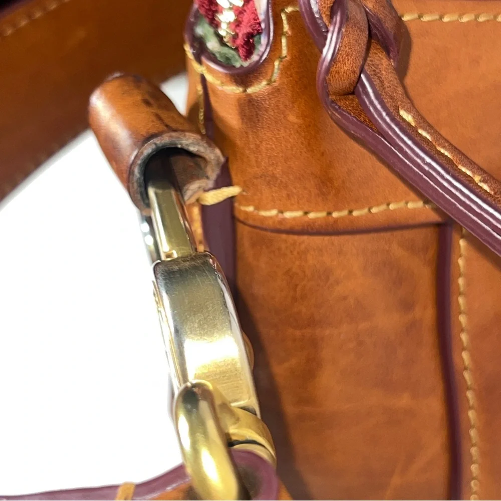 Vintage Dooney & Bourke 1975 Tan Leather Hobo Bag     RARE! - Picture 16 of 16